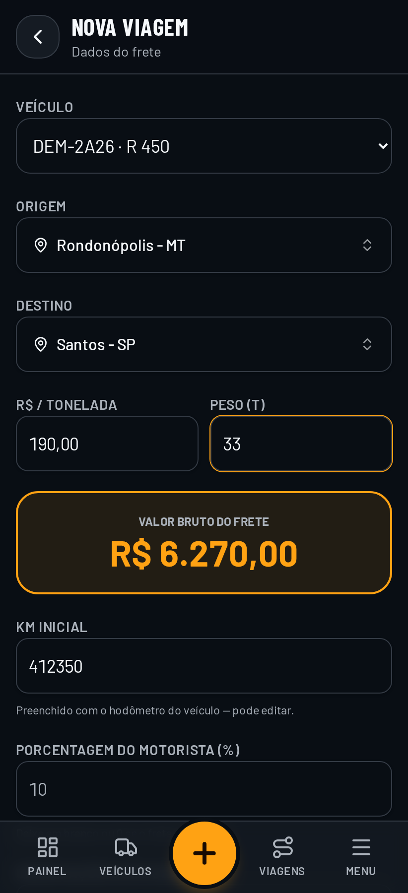 Tela de nova viagem do app Trecho com veículo, origem, destino, preço por tonelada e peso